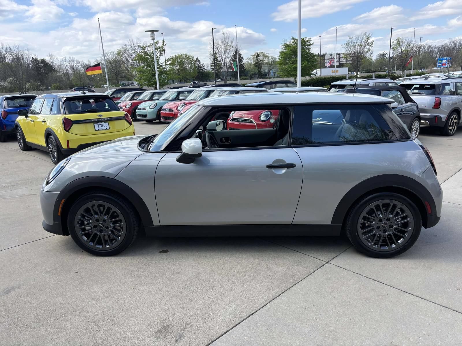 New 2026 MINI Cooper 2-Door Hardtop FWD image 8