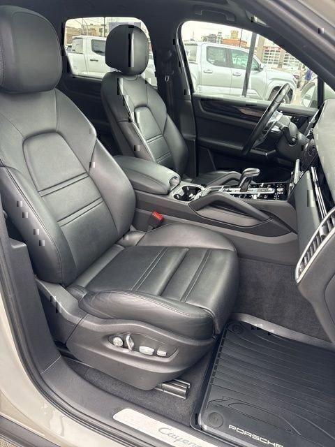Used 2020 Porsche Cayenne image 11