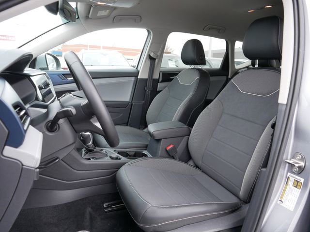 Certified 2023 Volkswagen Taos SE w/ Black Wheel Package image 15