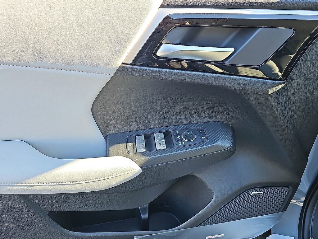 New 2026 Mitsubishi Outlander SE AWD/4WD image 8