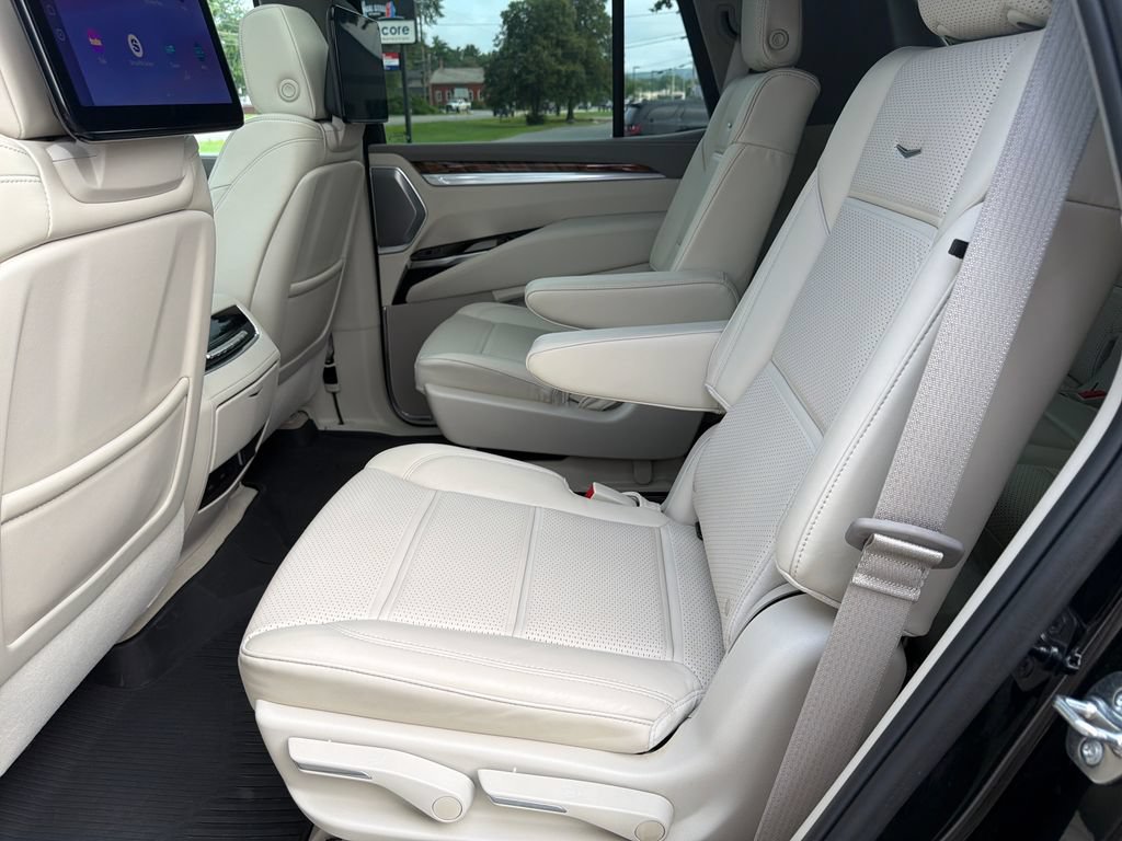 Used 2025 Cadillac Escalade Sport Platinum AWD/4WD image 24