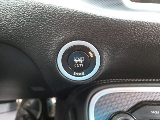 Used 2015 Dodge Challenger R/T Plus RWD image 10