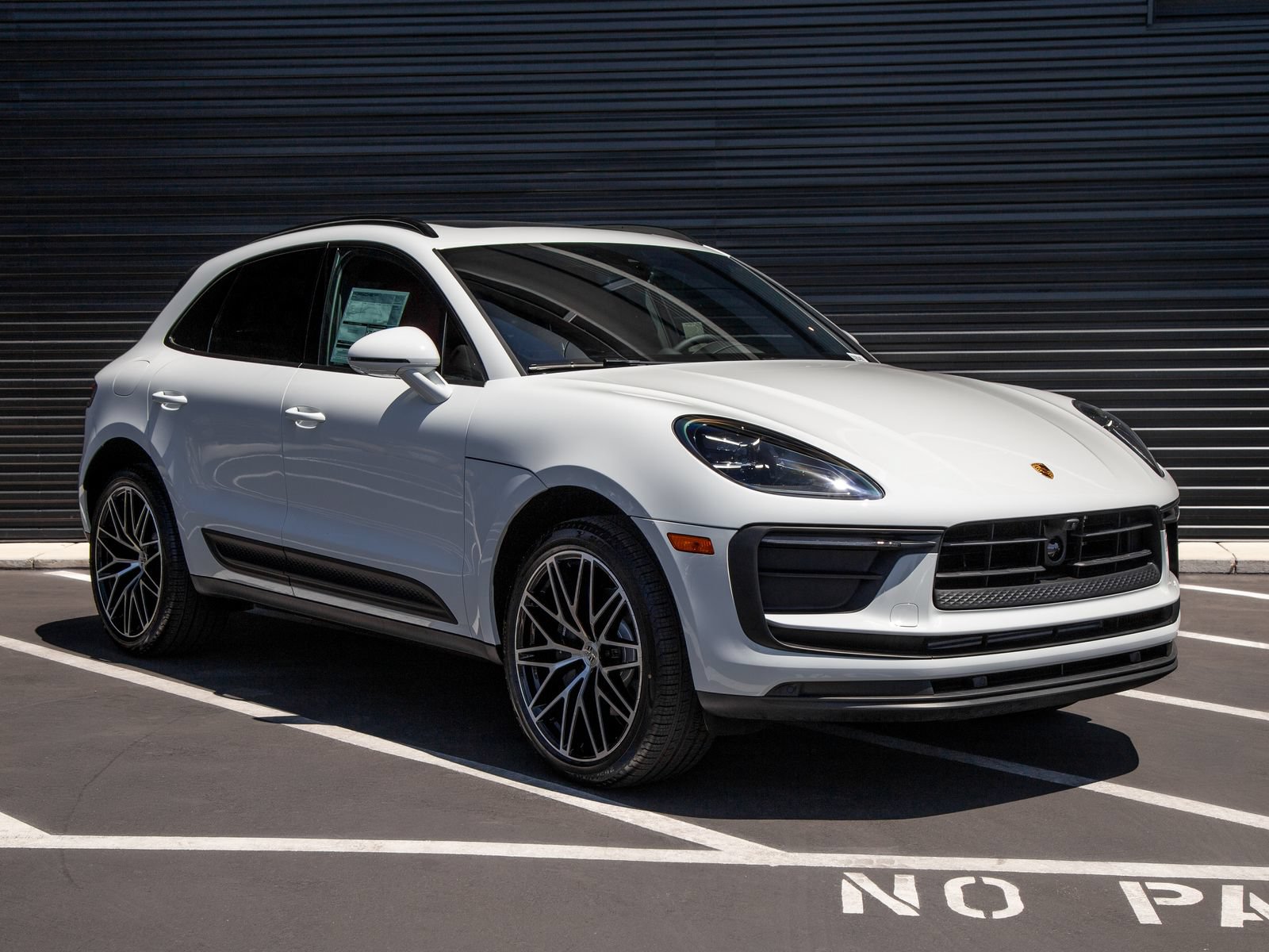New 2026 Porsche Macan AWD/4WD image 9
