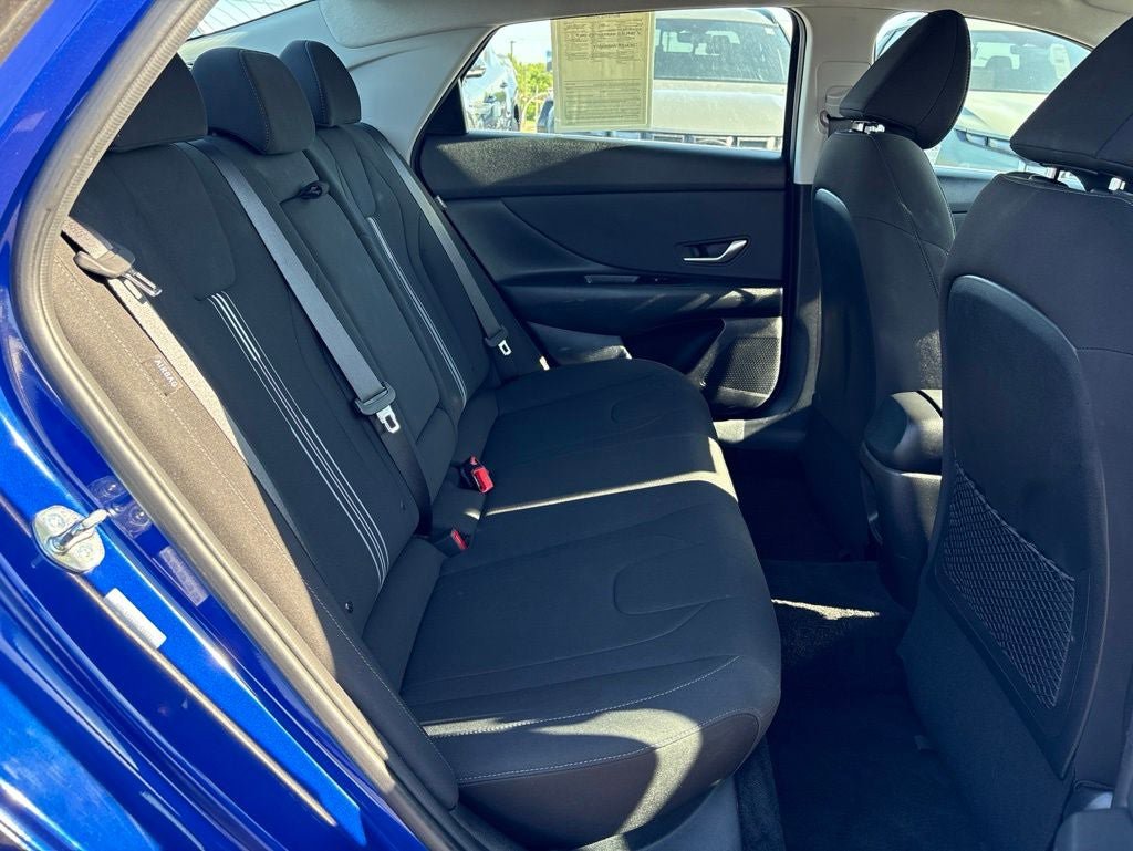 Certified 2025 Hyundai Elantra SEL FWD image 22