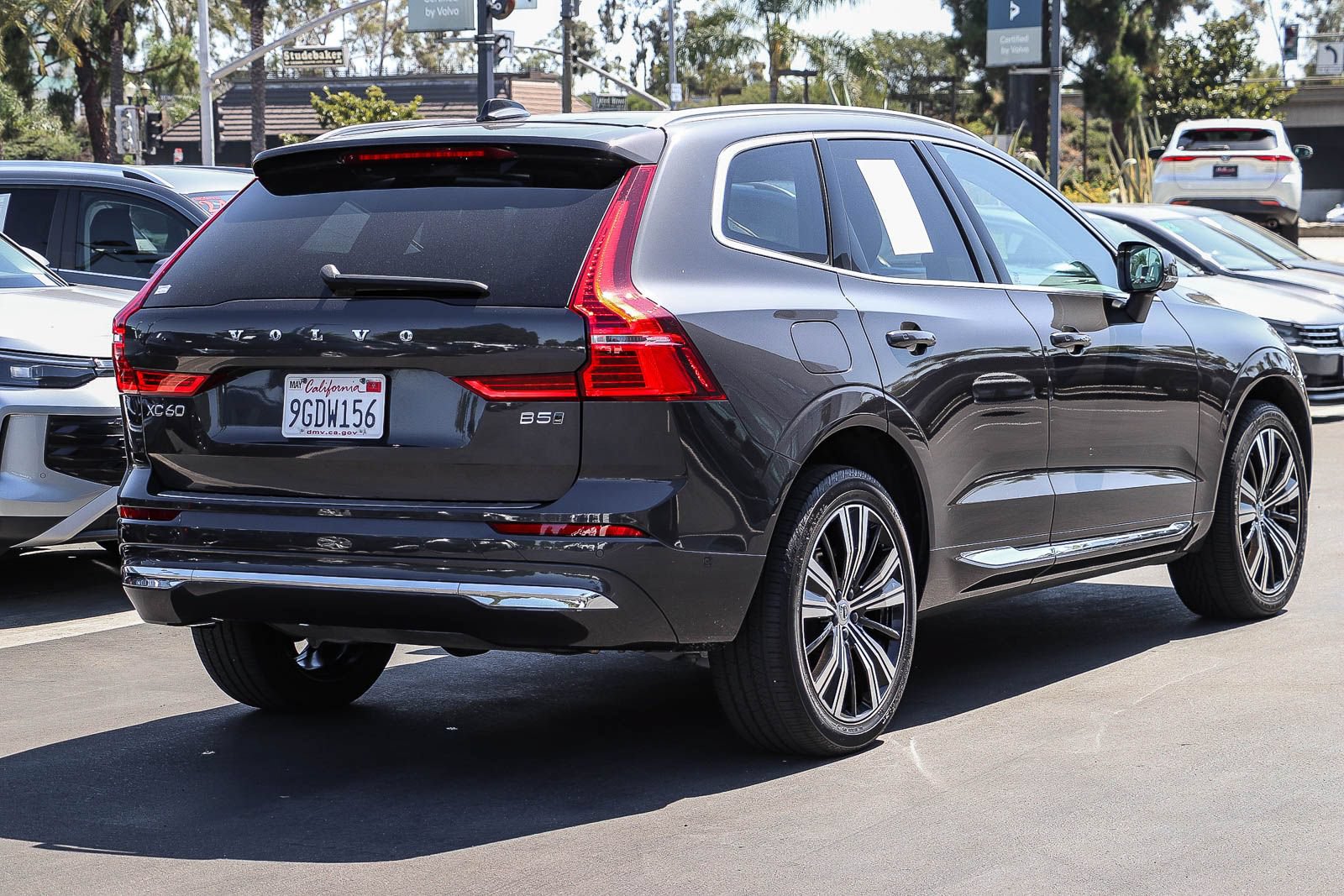 Used 2023 Volvo XC60 B5 Plus AWD/4WD image 6