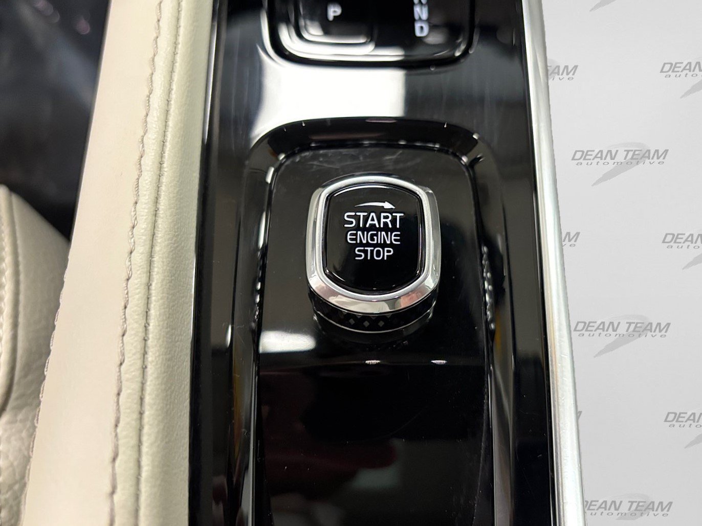 Used 2024 Volvo XC90 T8 Plus w/ Protection Package Premier AWD/4WD image 32