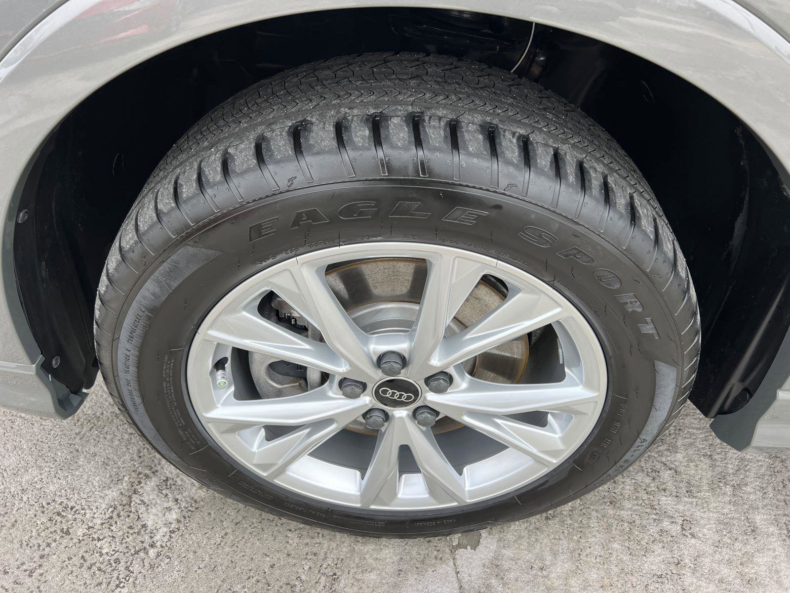 Certified 2025 Audi Q3 2.0T Premium w/ Convenience Package image 11