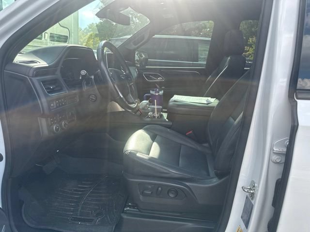 Used 2022 Chevrolet Tahoe Z71 w/ Luxury Package AWD/4WD image 7