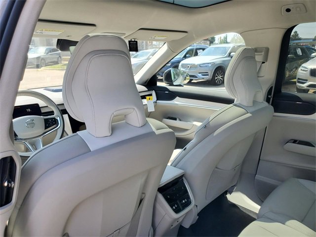 New 2025 Volvo EX90 Plus image 24