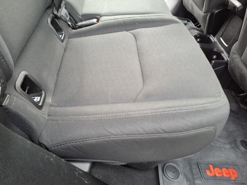 Used 2021 Jeep Gladiator Willys image 17