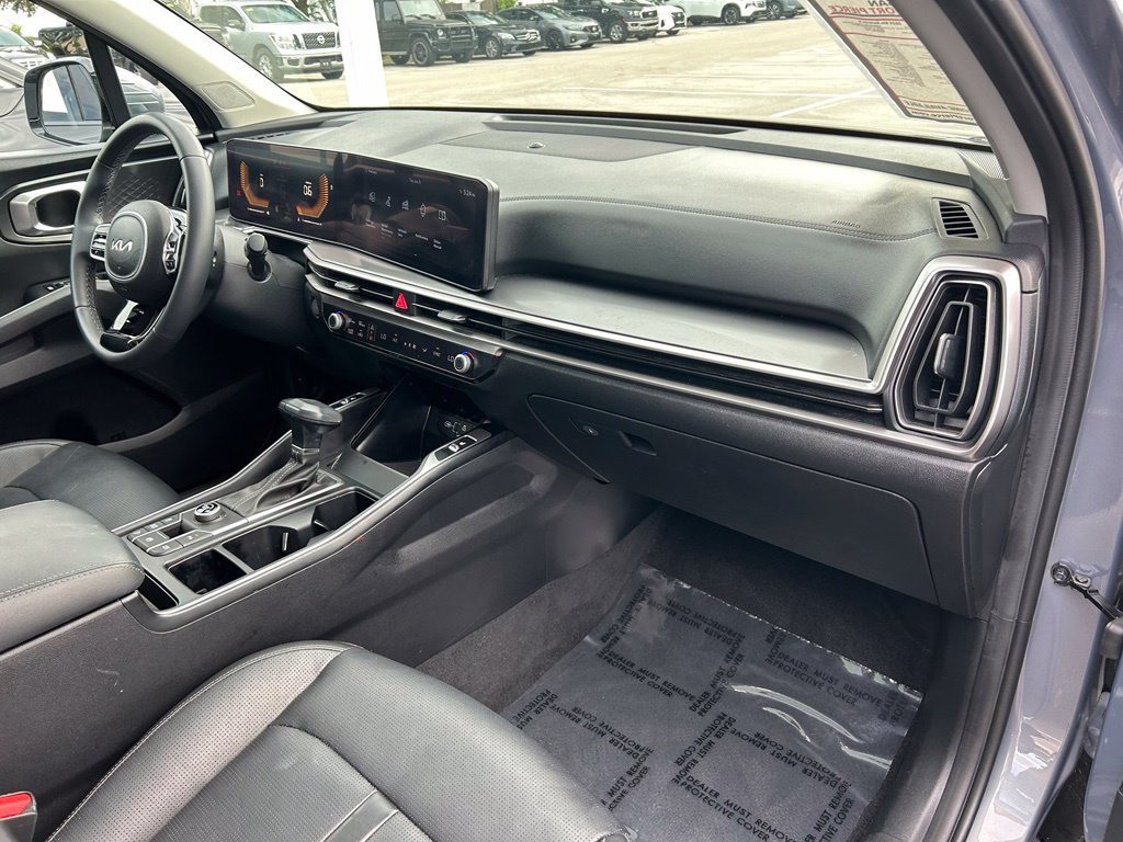 Used 2024 Kia Sorento S w/ Panoramic Sunroof Package FWD image 42