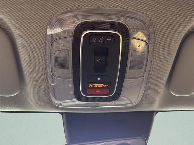 Used 2022 Hyundai Elantra SEL w/ Convenience + Premium Package image 39