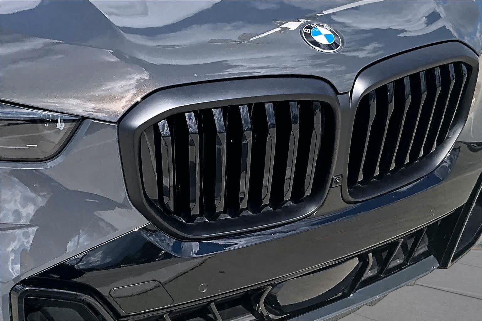 Used 2026 BMW X5 xDrive40i w/ M Sport Package AWD/4WD image 28
