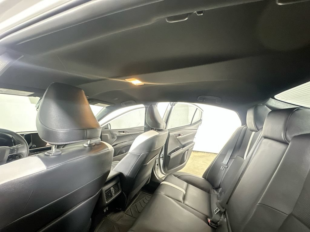 Used 2026 Toyota Camry SE FWD image 13