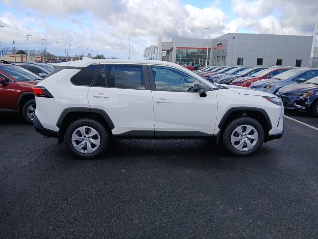 New 2025 Toyota RAV4 LE image 4