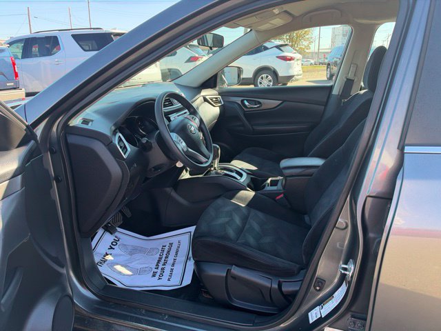 Used 2014 Nissan Rogue S FWD image 9