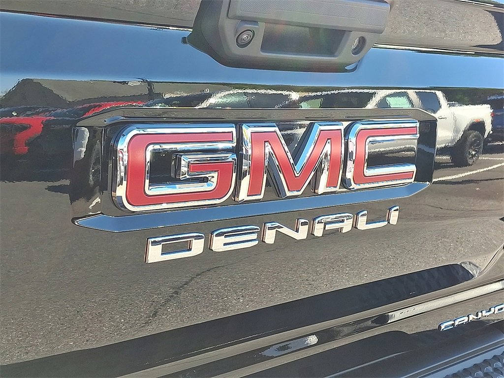 New 2026 GMC Canyon Denali w/ LPO, Denali Black Edition image 10