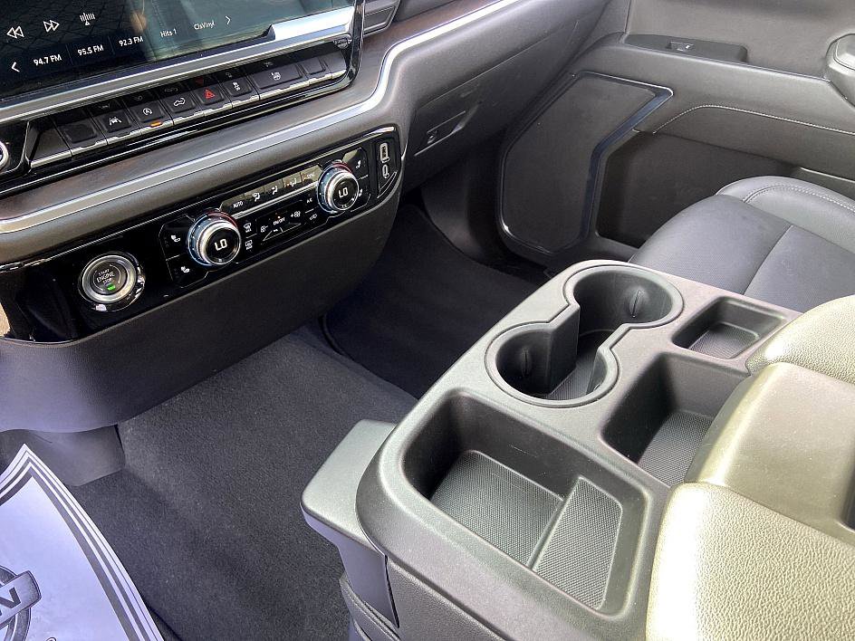 Used 2024 GMC Sierra 1500 SLT image 15