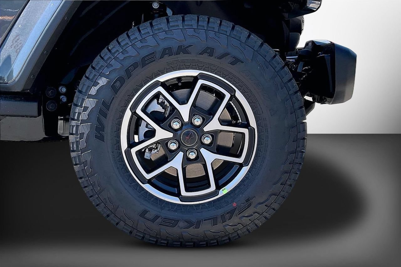 New 2026 Jeep Gladiator Rubicon w/ Steel Power Dome Hood Package AWD/4WD image 27
