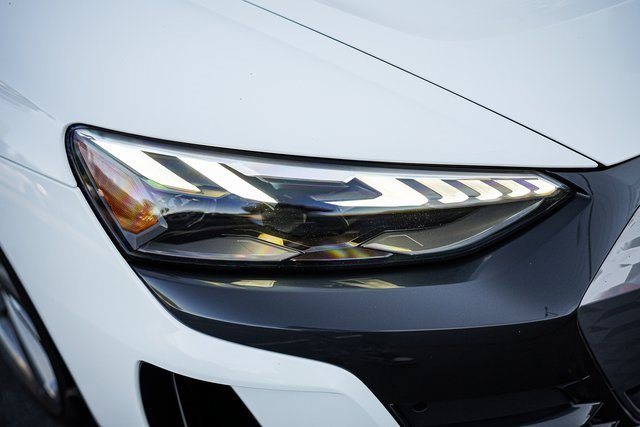 Used 2022 Audi e-tron GT Premium Plus image 13