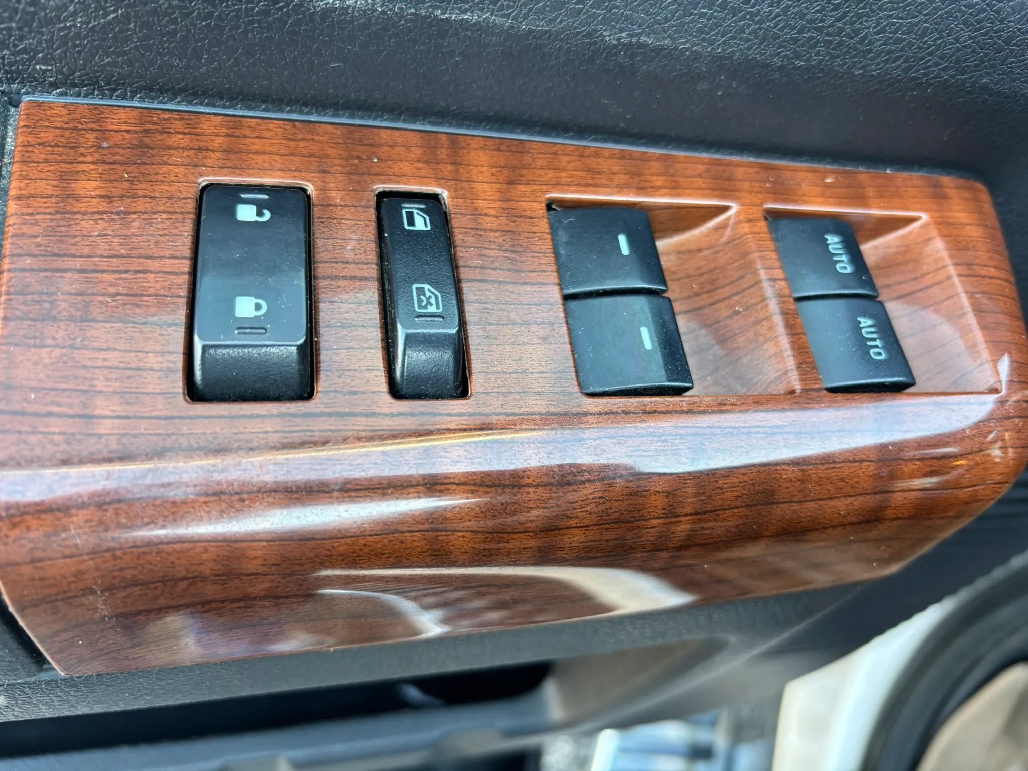 Used 2016 Ford F250 King Ranch w/ King Ranch w/Chrome Package AWD/4WD image 22