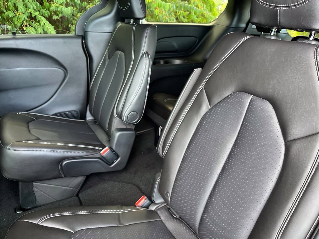New 2027 Chrysler Pacifica Select FWD image 5