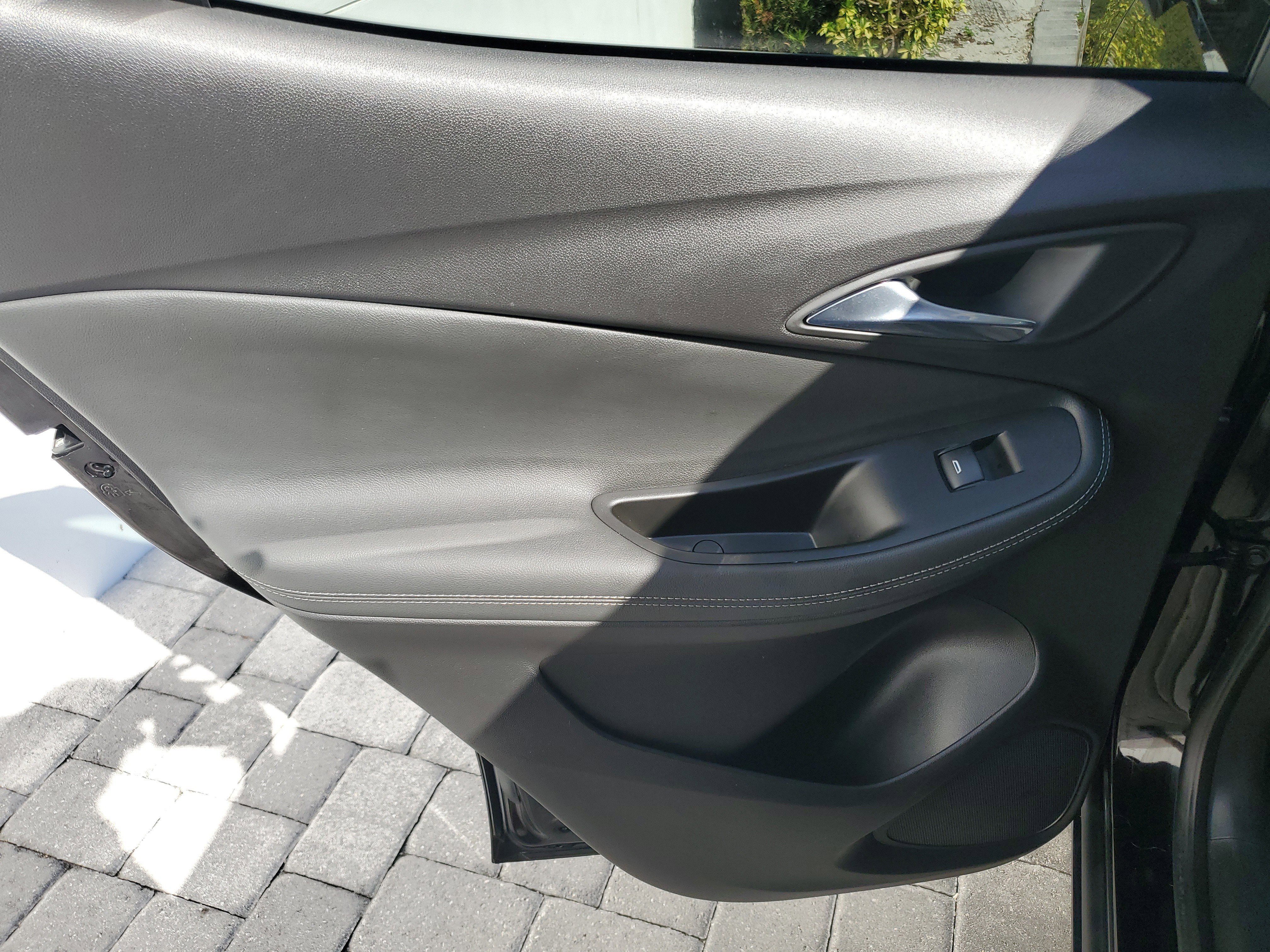 Used 2023 Buick Encore GX Essence w/ Experience Buick Package image 10