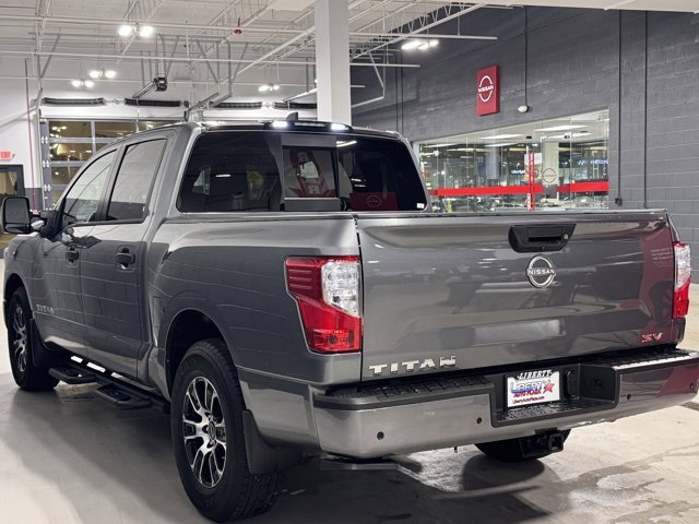 Used 2024 Nissan Titan SV w/ SV Convenience Package image 16