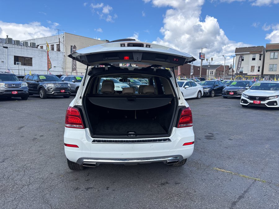 Used 2015 Mercedes-Benz GLK 350 4MATIC image 9