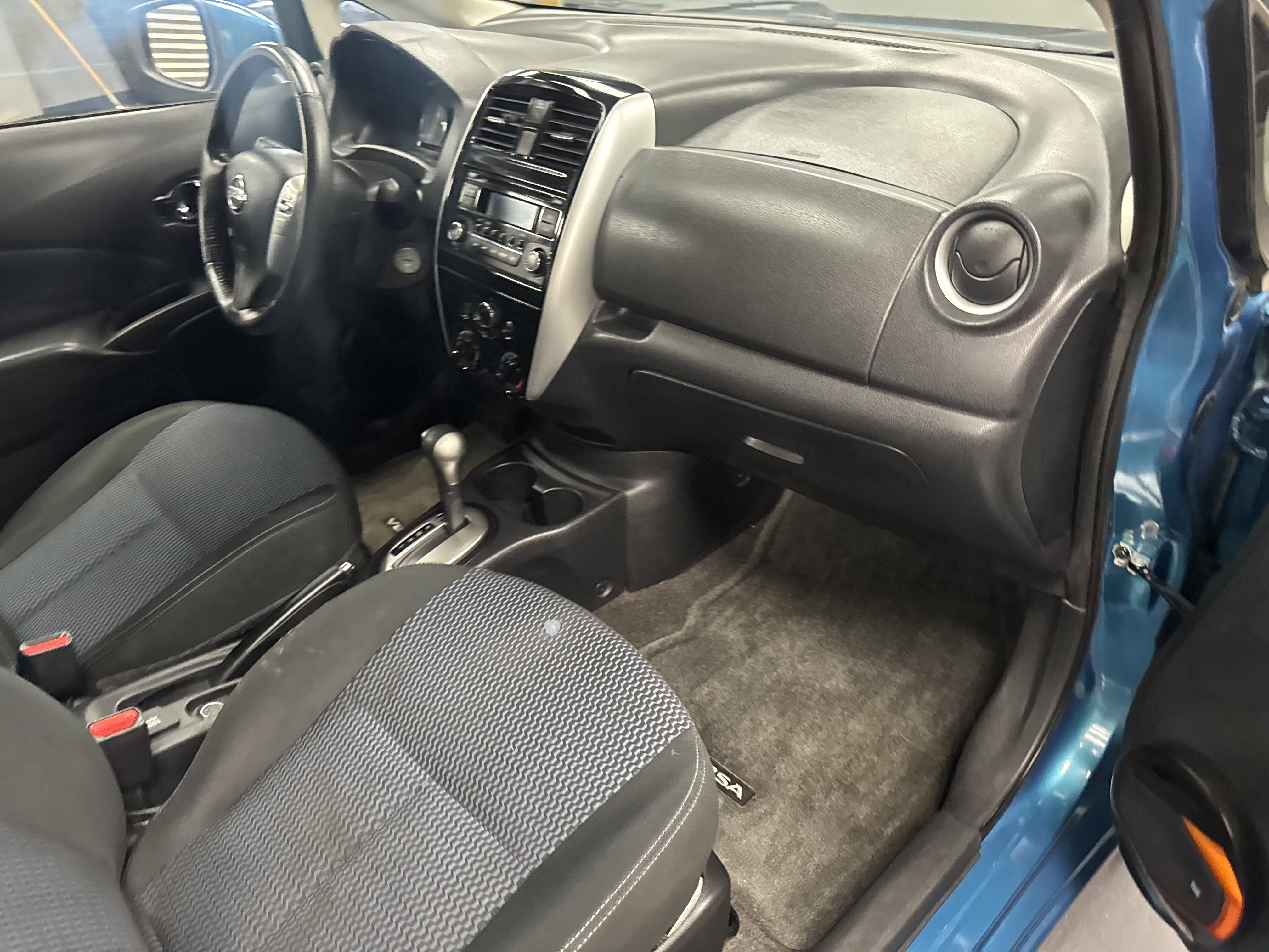 Used 2015 Nissan Versa Note SV FWD image 11