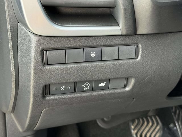 Used 2024 Nissan Rogue SV AWD/4WD image 25