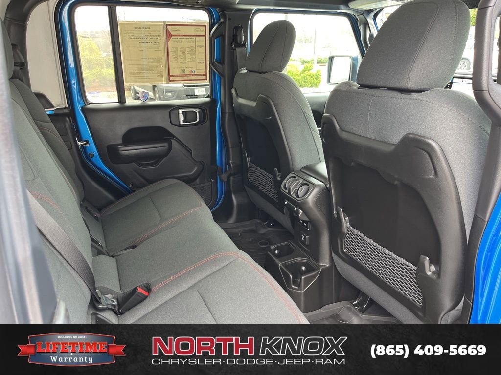 Used 2024 Jeep Gladiator Rubicon w/ Technology Group image 24