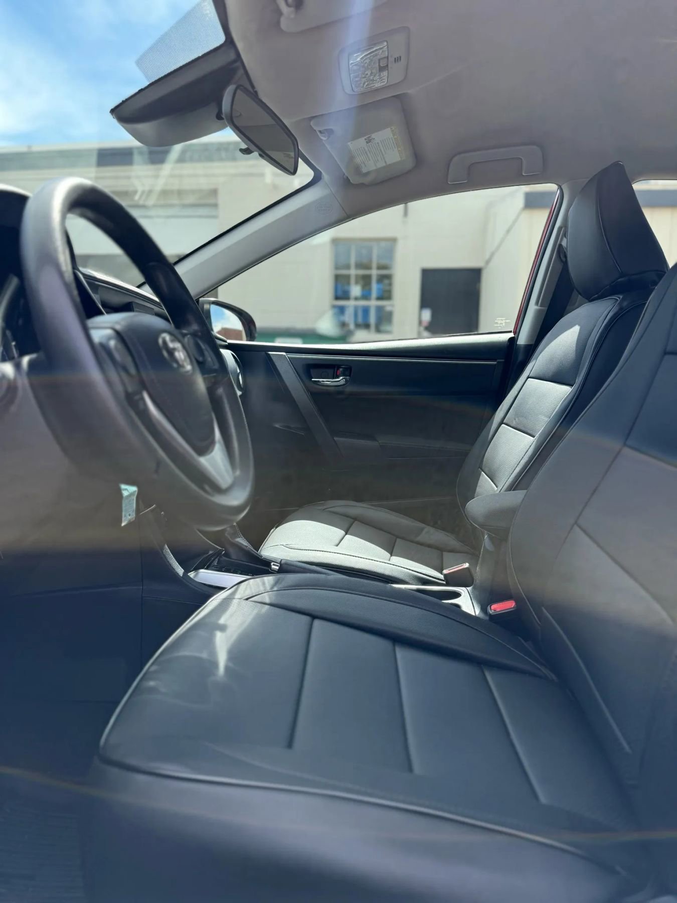 Used 2018 Toyota Corolla LE image 18