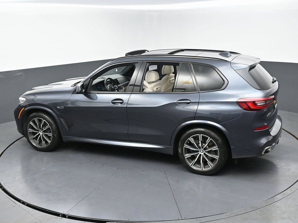 Used 2022 BMW X5 xDrive45e w/ M Sport Package AWD/4WD image 48