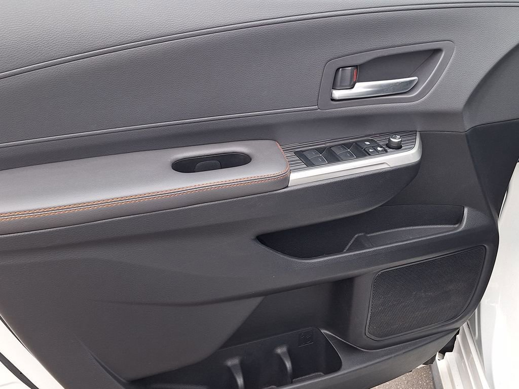 Used 2023 Toyota Sienna XSE w/ XSE Plus Package image 9