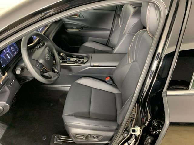 Used 2025 Toyota Crown Signia AWD/4WD image 30