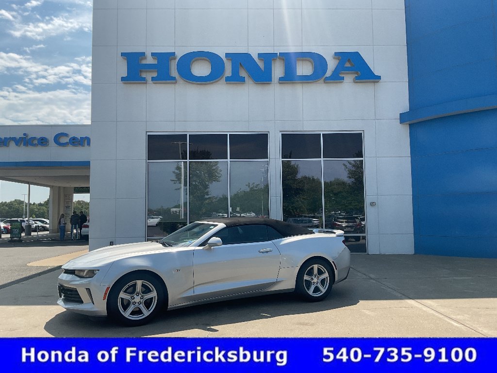 Used 2017 Chevrolet Camaro LT RWD image 1