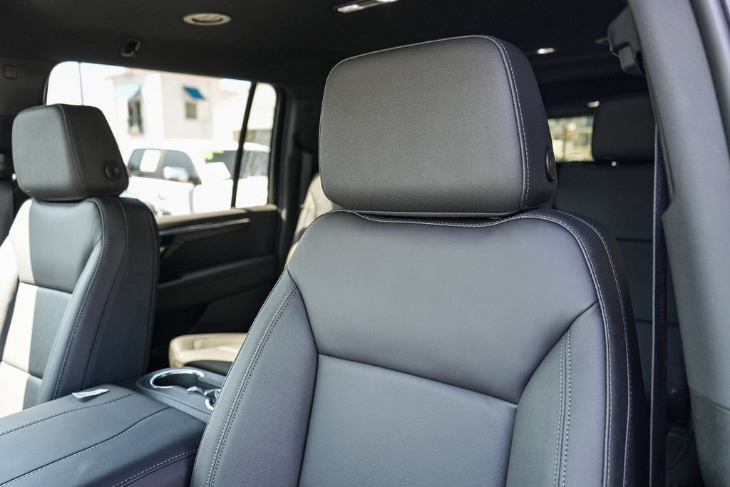 New 2026 Chevrolet Suburban LT w/ Comfort Package AWD/4WD image 24