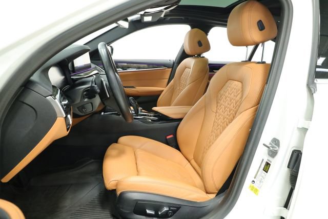 Used 2023 BMW 540i w/ Convenience Package image 31