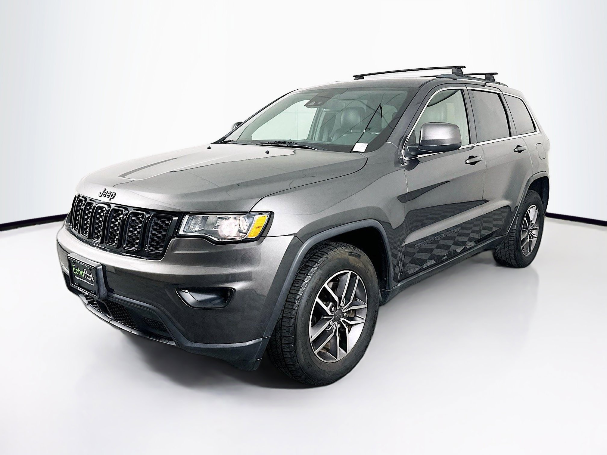 Used 2020 Jeep Grand Cherokee Laredo w/ Laredo X Package image 3