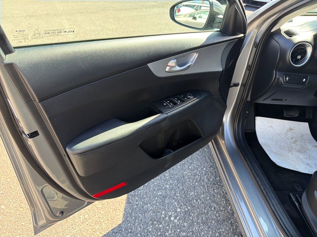 Certified 2022 Kia Forte LXS image 21