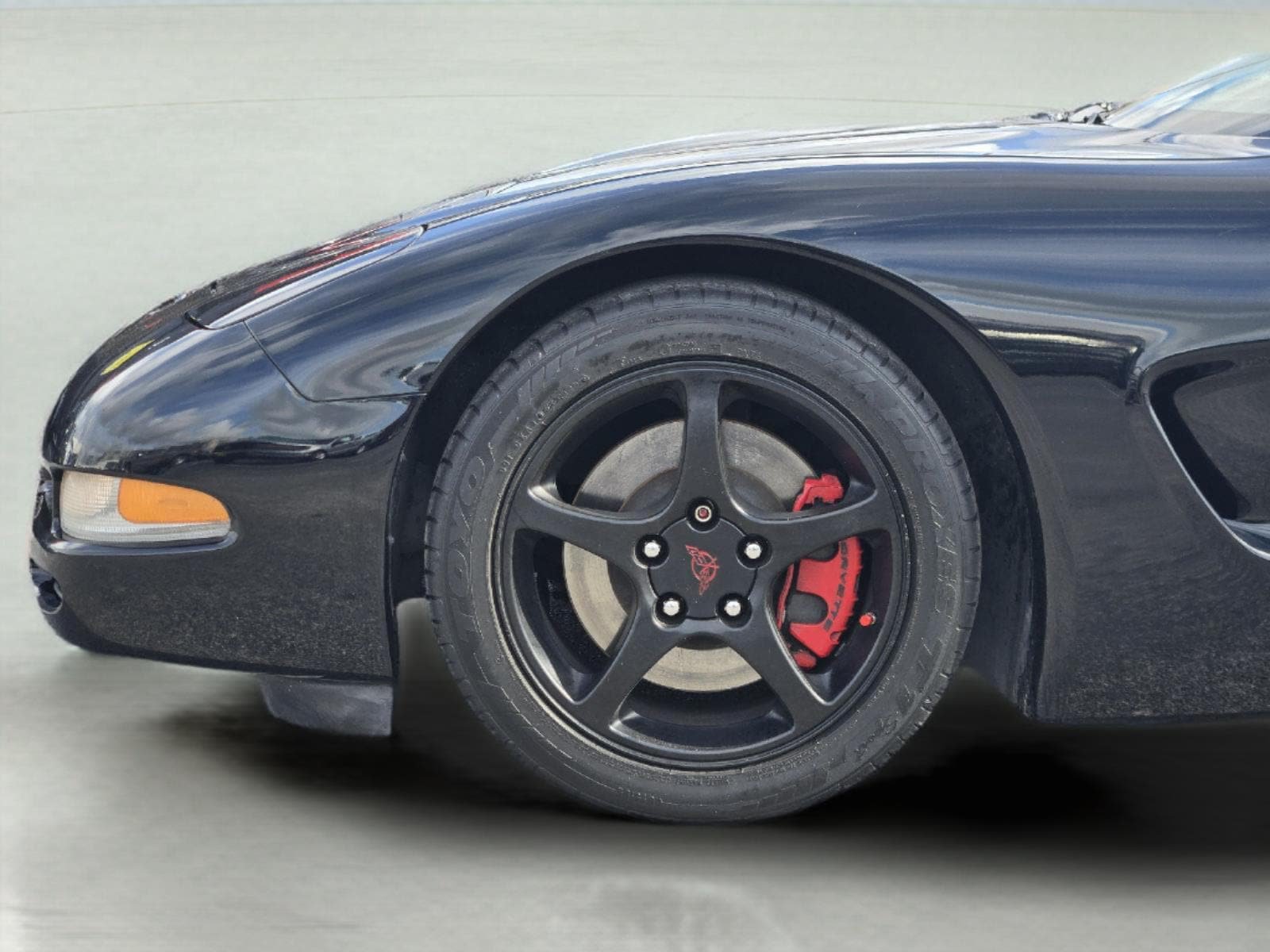 Used 2004 Chevrolet Corvette Coupe w/ Preferred Equipment Group RWD image 9
