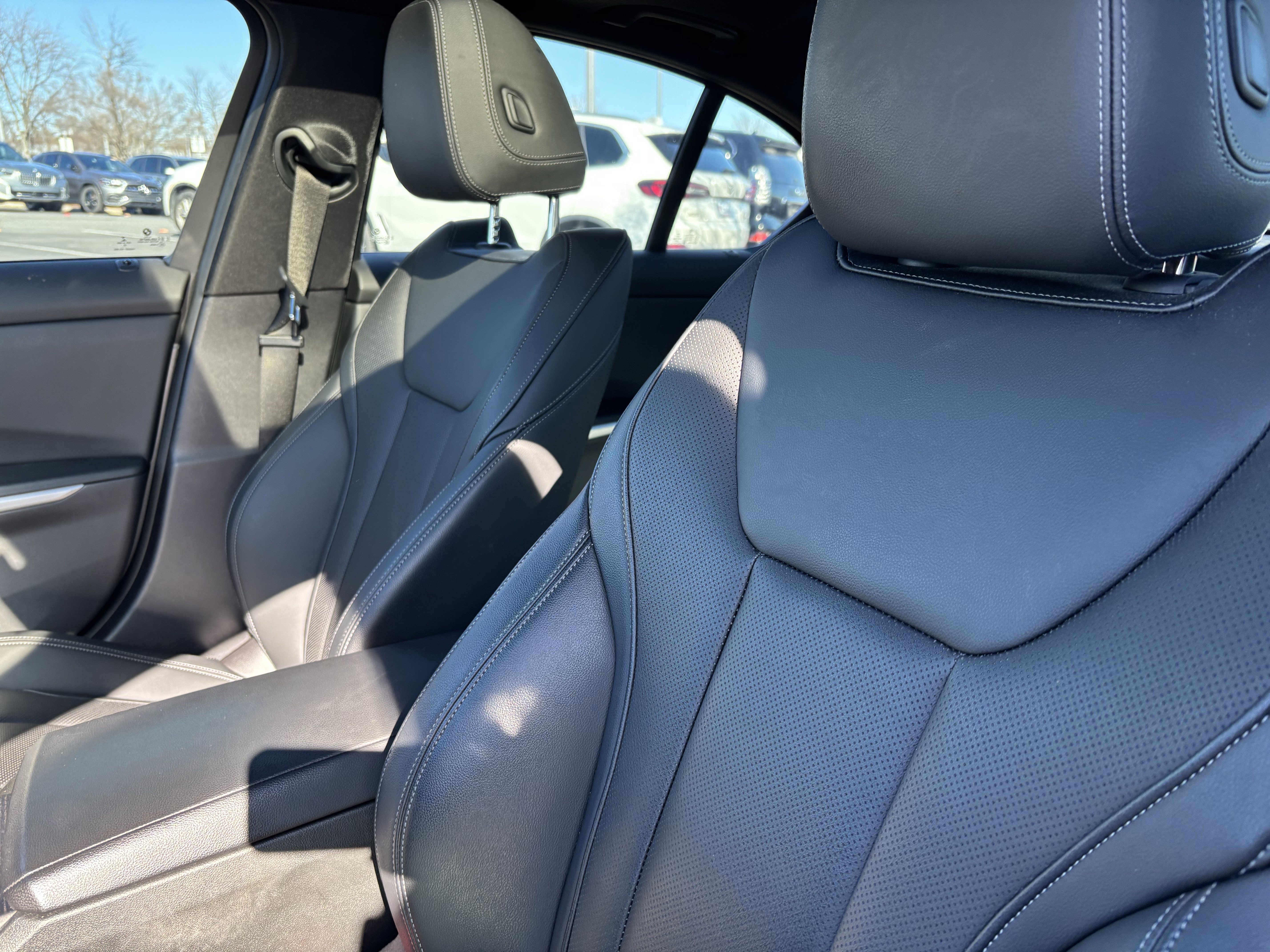 Used 2023 BMW 330i Sedan w/ Premium Package image 17