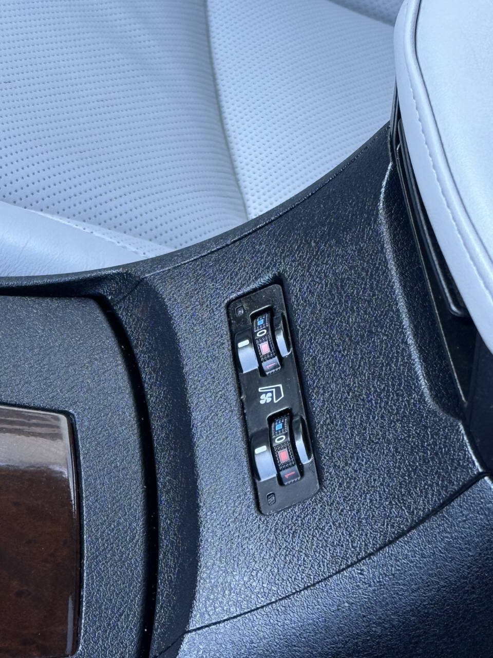 Used 2012 Lexus ES 350 FWD image 12