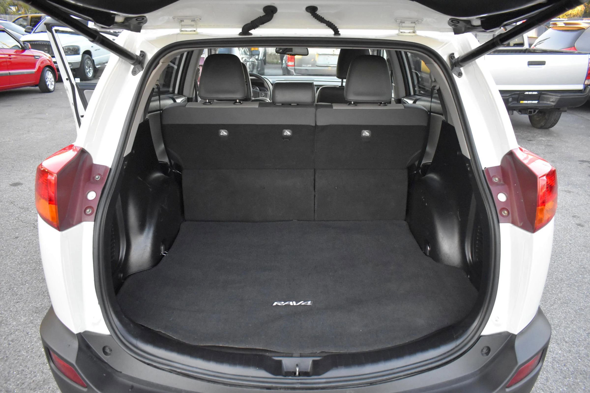 Used 2015 Toyota RAV4 Limited w/ Technology Package image 29