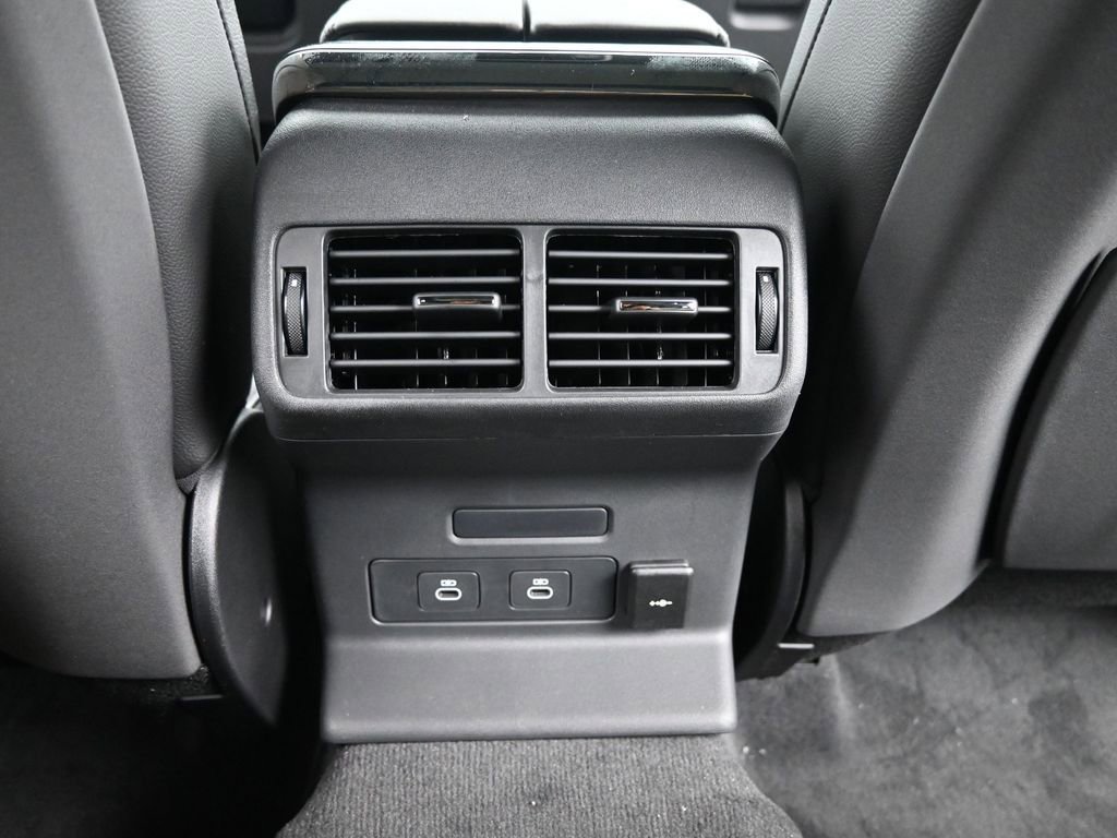 Used 2026 Land Rover Range Rover Velar Dynamic SE image 16