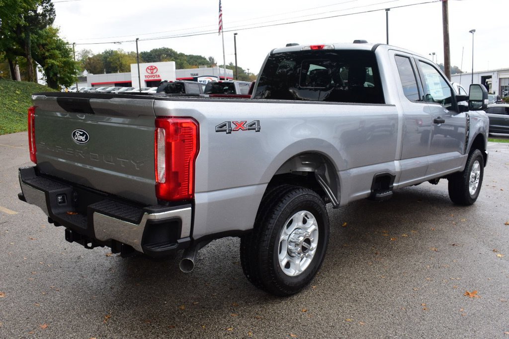 New 2027 Ford F250 XLT AWD/4WD image 3
