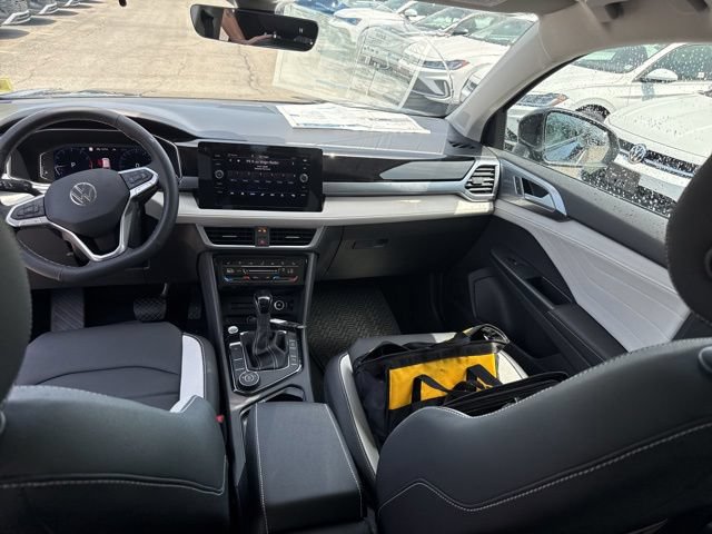 New 2026 Volkswagen Taos SEL AWD/4WD image 8