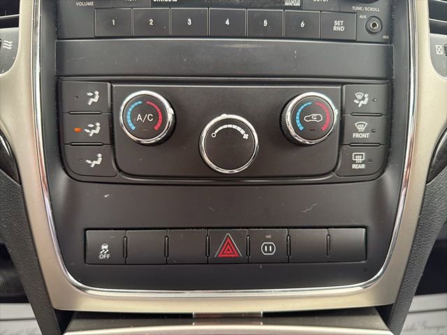 Used 2012 Jeep Grand Cherokee Laredo w/ Laredo E Group image 24