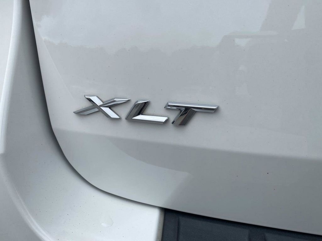 Certified 2024 Ford Explorer XLT RWD image 6
